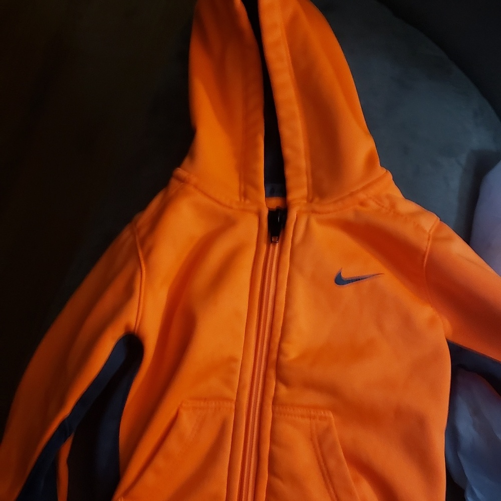 Nike baby boys hooded sweatshirt size 6-9 months